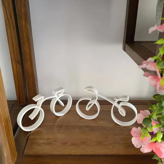 2 Stück 3D-gedruckte abstrakte Fahrradfigur Minimalistische moderne Fahrradstatue Skulptur Heim-Büro Bücherregal Schreibtischdekoration