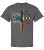 Patriot Stolz Herren Grafik-T-Shirt - Stehe für die Flagge, Knie für das Kreuz,