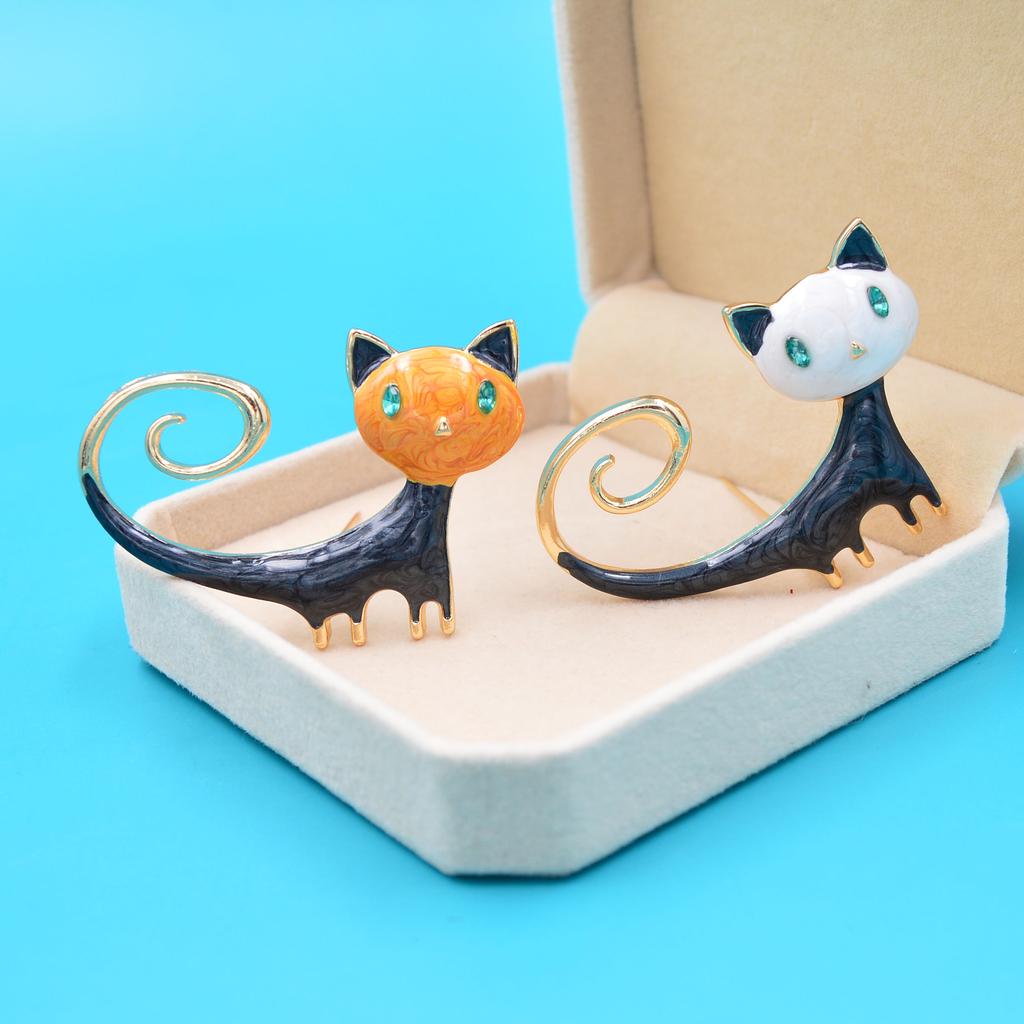 New Enamel Cute Cat Brooches For Women Kitty Pin 2 Colors Available Animal Jewelry