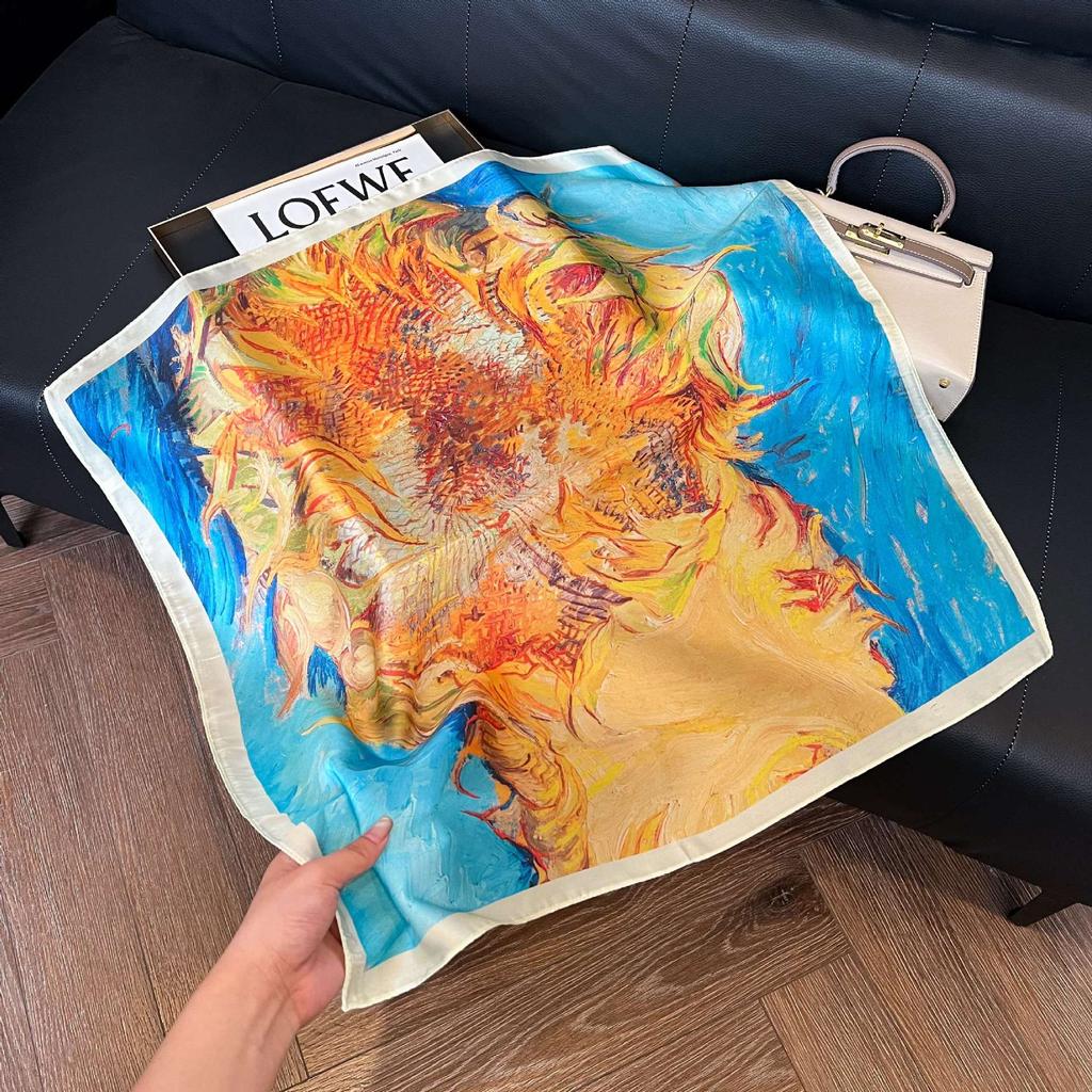 Simulated silk women's small square scarf, Korean cashew nut leopard print small silk scarf, headscarf, four-season scarf, professional scarf.