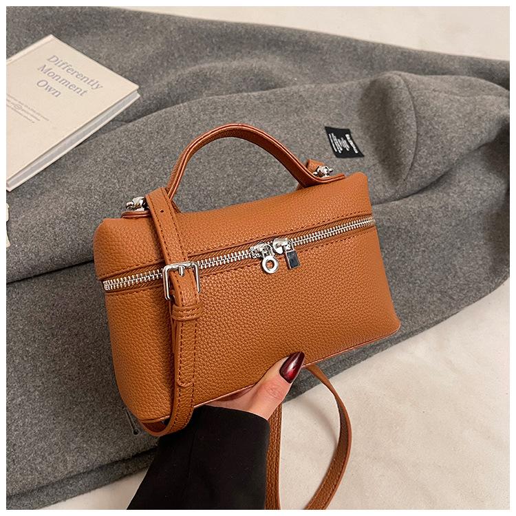 

Niche fashion portable small square bag women s 2025 summer new trendy simple foreign texture shoulder messenger bag