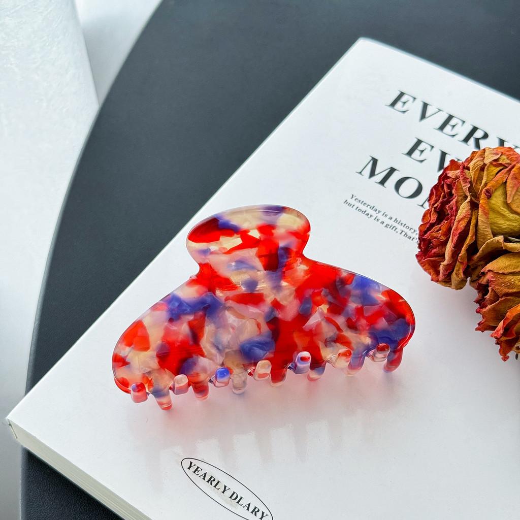 Chic Medium Hair Claw Clip In Acetate Material For Effortless Everyday Hairstyles