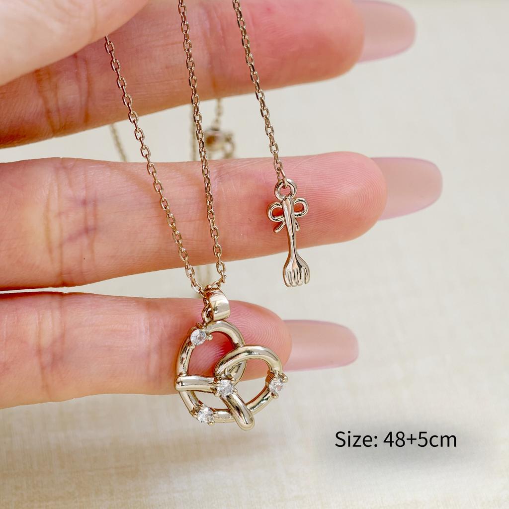 Necklace Women's Collarbone Chain Simple and Fashionable Versatile Light Luxury High-end Pendant Necklace