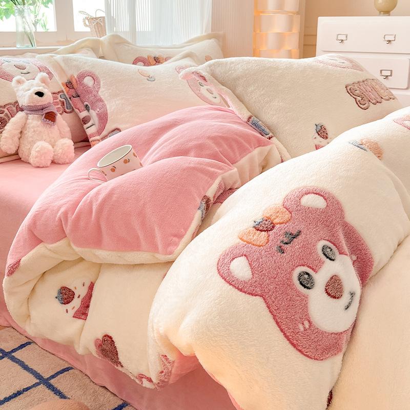 Zimní Mléčný Korálový Fleecový Postelový Čtyřdílný Set Plyšový Povlak na Přikrývku Prostěradlo Povlaky na Polštáře Set
