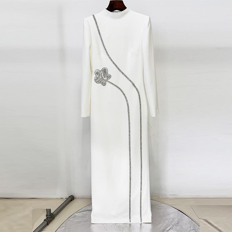 

2025 Elegant Long Sleeve Beaded Rhinestone Gown XL