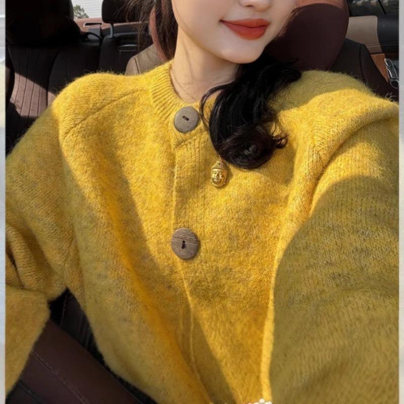 

Retro yellow raccoon fleece cardigan sweater jacket women s loose lazy wind outside knitted top spring and autumn style one size fits all жёлтый