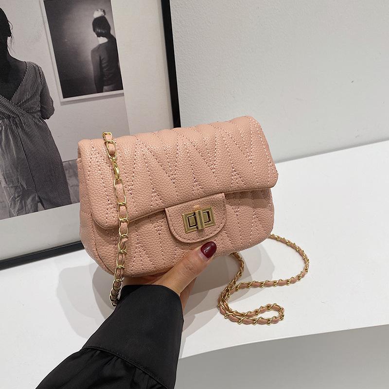 

Модна жіноча сумка 2024, нова мода, простий стиль, невелика квадратна сумка в іноземному стилі, проста модна сумка через плече на ланцюжку рожевий