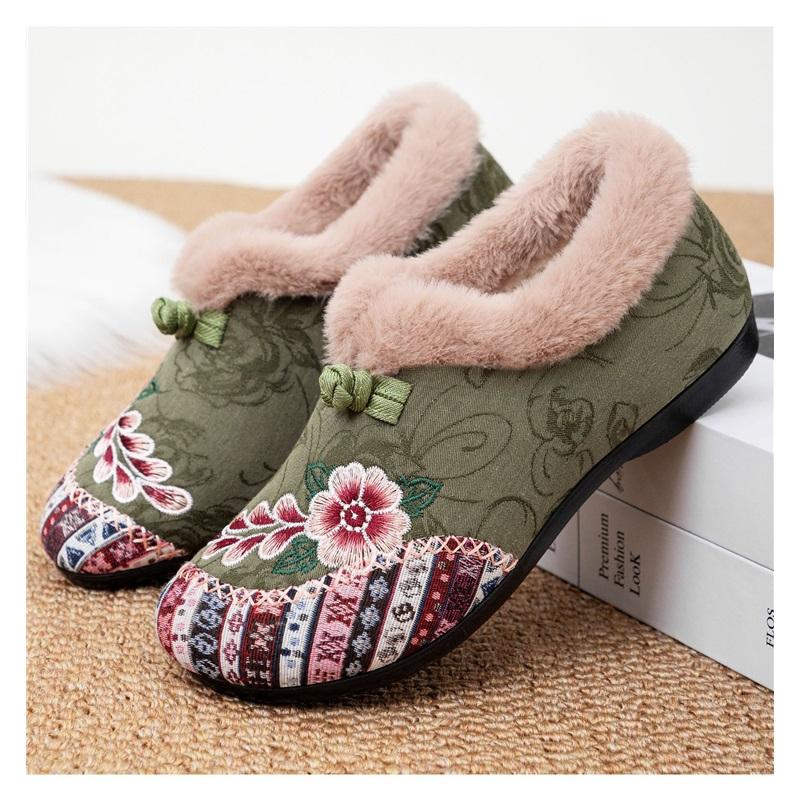 Women's Winter Velvet Thick Cotton Shoes Embroidered Casual Shoes