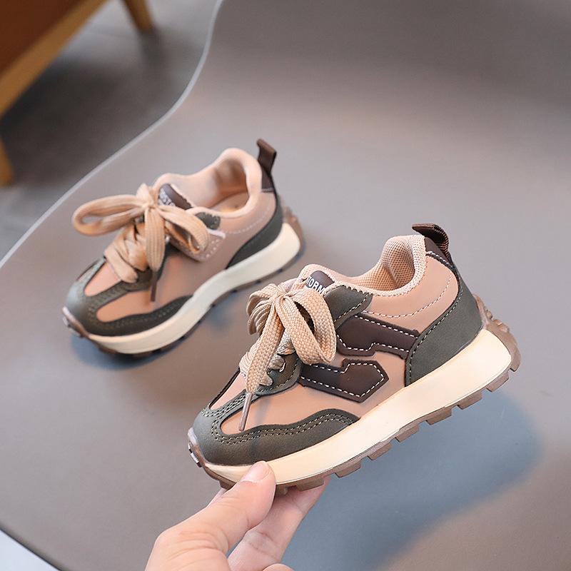 

Осенняя новая спортивная обувь для мальчиков и девочек. Повседневная обувь на липучках для мальчиков. Кроссовки для детей. 35 коричневый