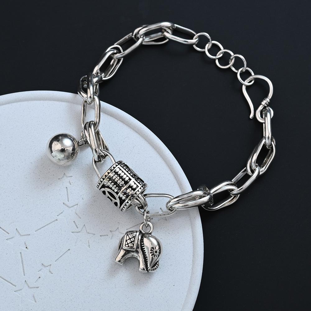 Fashionable Retro Bear Diamond Bracelet - Women's Unique High-End Charm