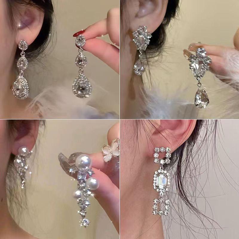 Französische minimalistische Strass-Quasten-Hängeohrringe: Schmuckstecker: Schick, Luxuriös und Exquisit