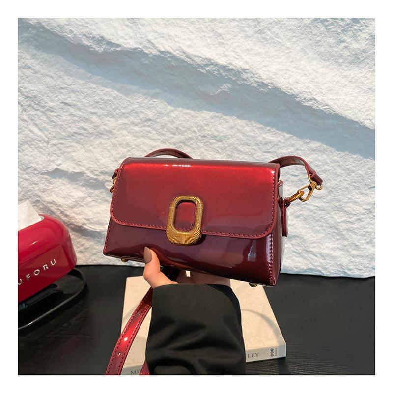 

Textured small bag women s spring new simple shoulder high value versatile messenger small square bag красный