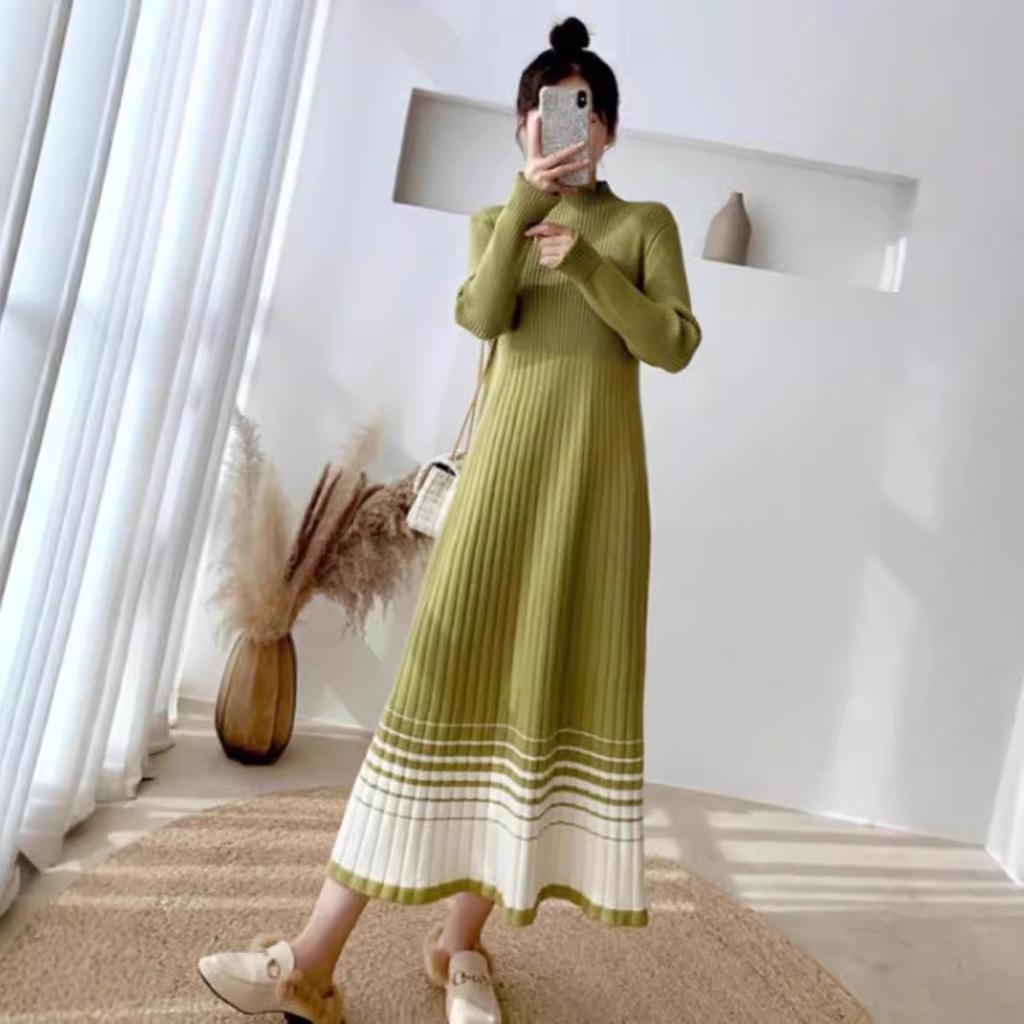 Strickkleid für Damen im Herbst und Winter Schlankes langes Kleid für Damen Retro einfarbiger Langarmpullover