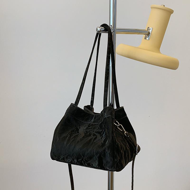 

Стильная мини-сумка-ведро для женщин 2024 весна повседневная трендовая сумочка с градиентным цветом чёрный