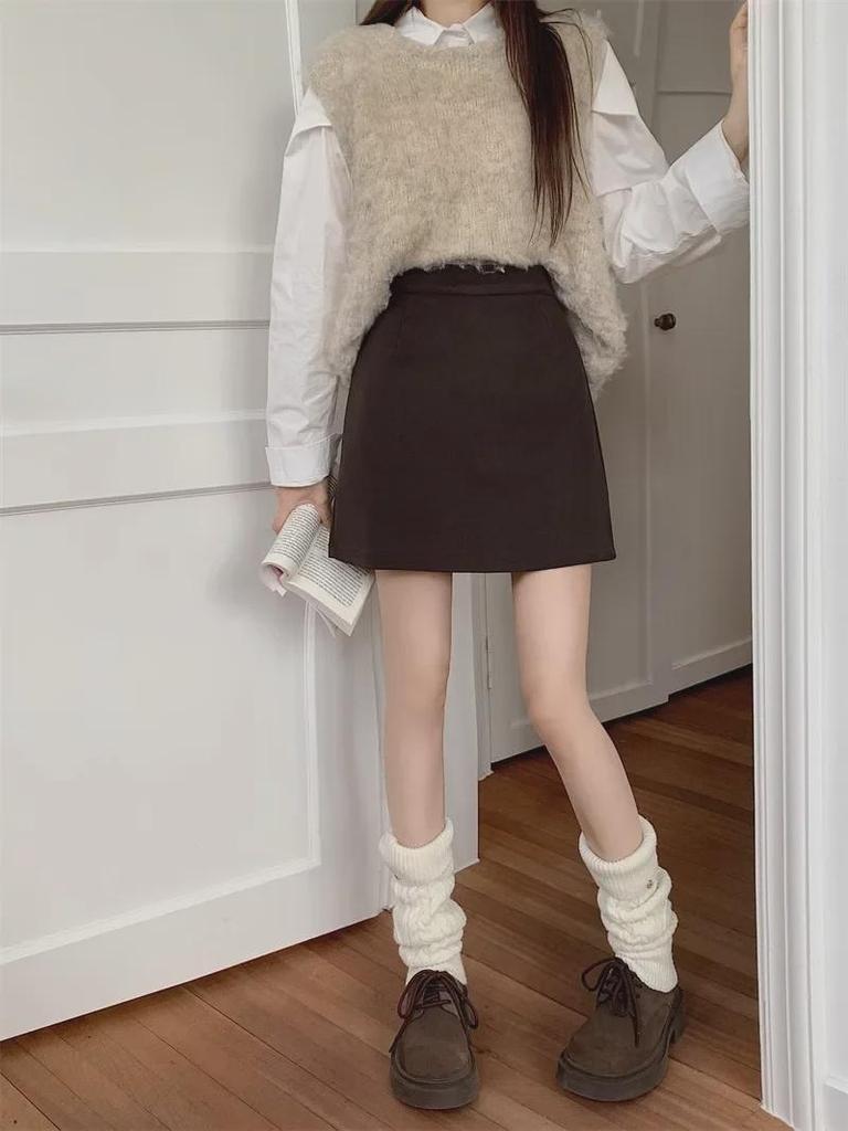 2023 New Korean Style High-Waist Black Woolen A-Line Skirt for Petite Women