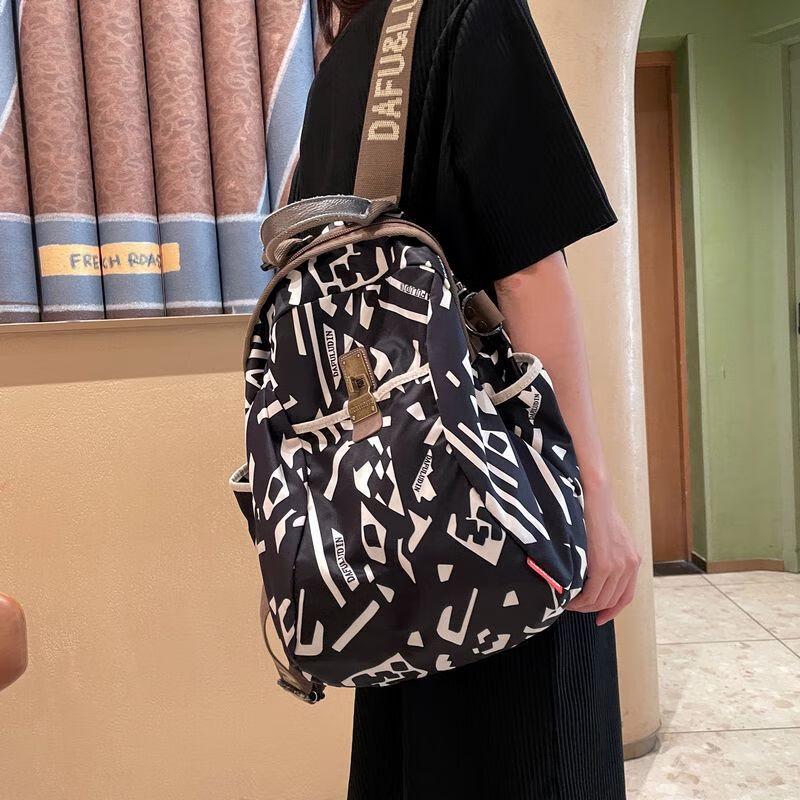 Aiyouyou Fashion Casual Oxford Backpack