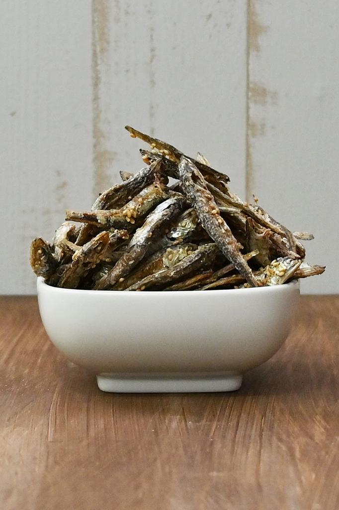 Tsumami Kura Tørrede Sardiner til Snacks Sardinekiks Tyndt Bagte Spiselige Tørrede Sardiner Delikatesse Rig på Calcium 450g