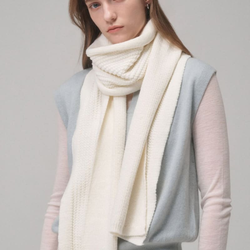 Saint Luxure Soft Leaf Muffler Ivory