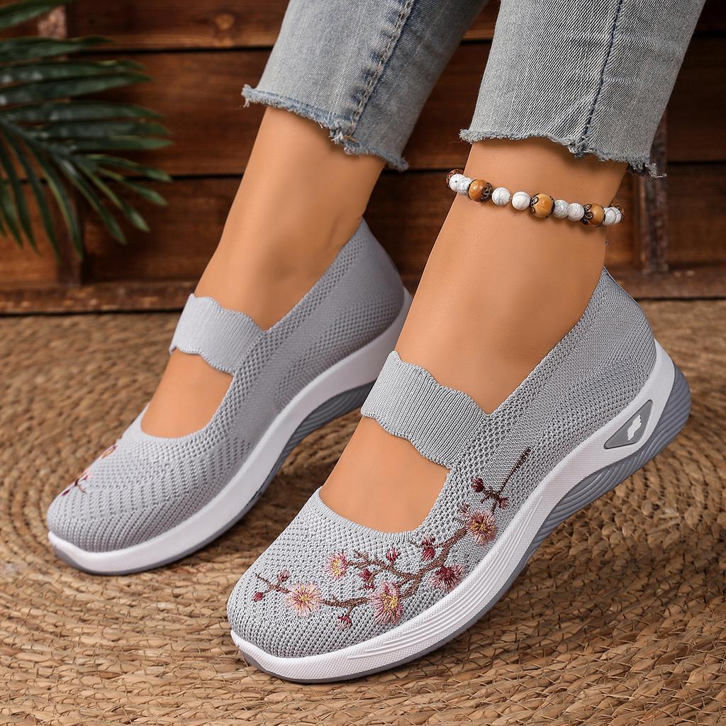 Women's Casual Sneakers Breathable Low-Top Shoes Comfort Non-slip Cloth Shoes