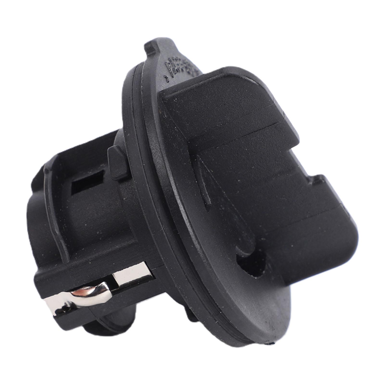 Замена патрона лампы дневного света для фары автомобиля 6J0941156A