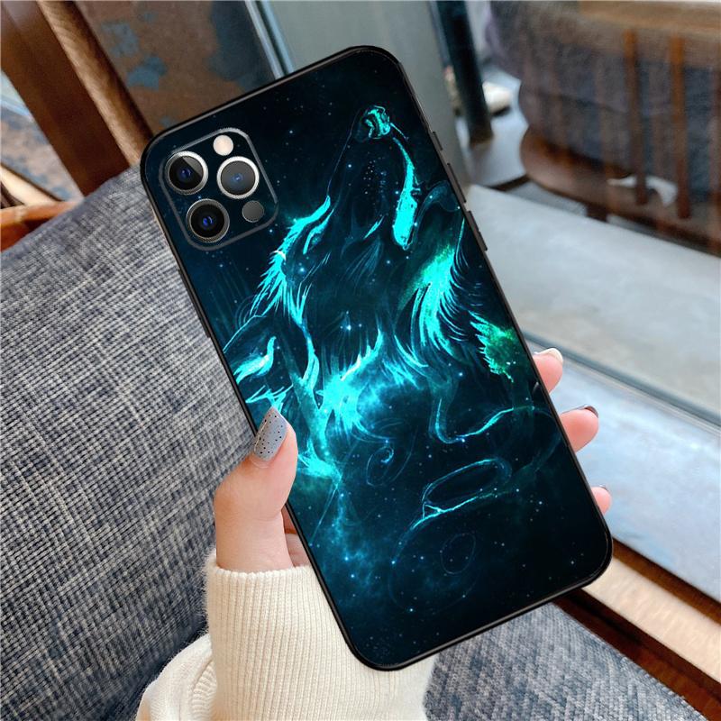 Starry Animal Wolf Phone Case For iPhone 16 14 13 12 11 15 Pro Max 12 13 Mini XR 15 16 Plus 16e Cover Shell