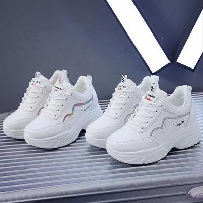 Baskets à plateforme respirantes pour femmes, chaussures décontractées, talons hauts blancs, semelle épaisse