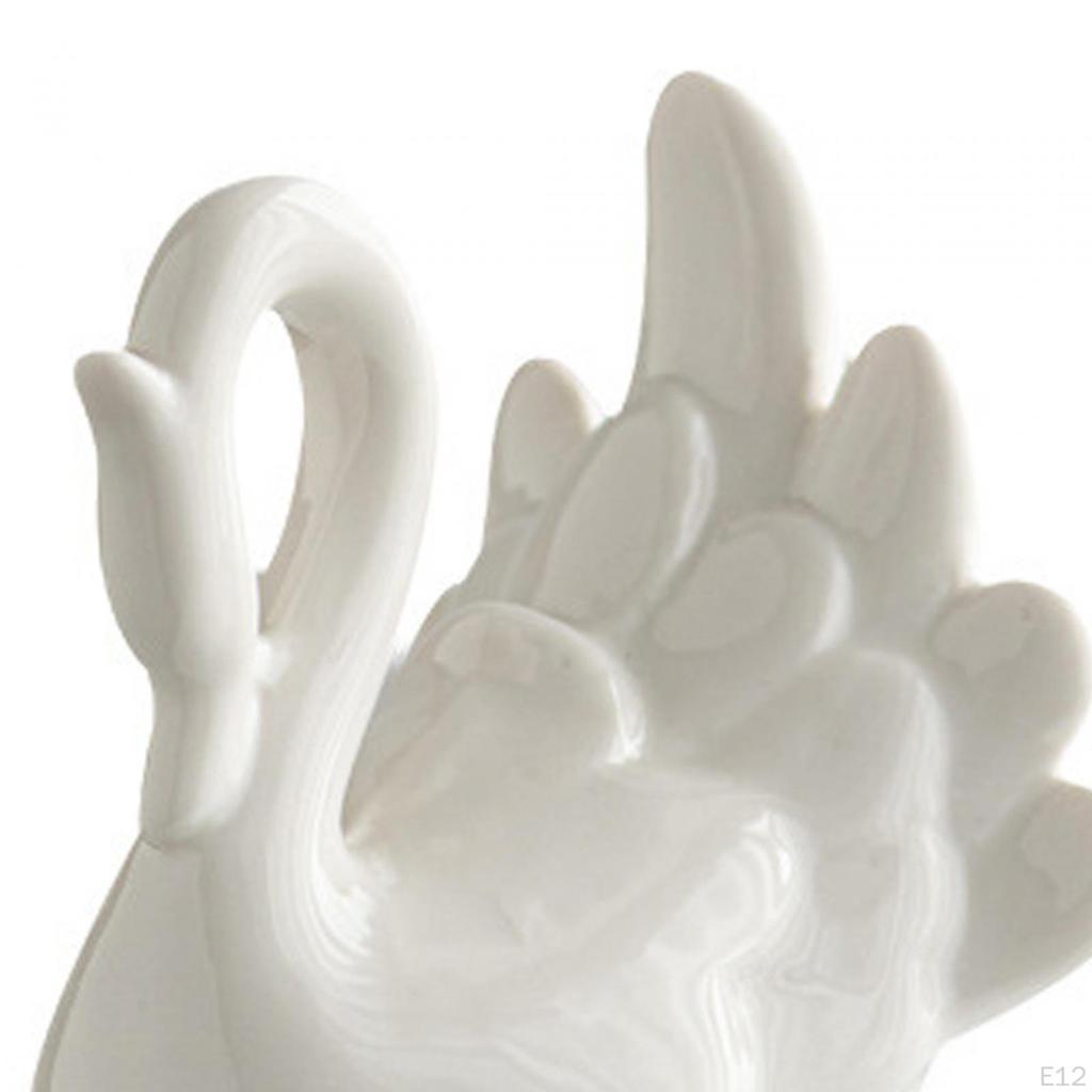Elegant Swan Figurines: Ceramic Sculpture for Home Decor and Gifts