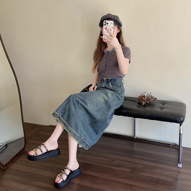 Internet Celebrities with the Same 2025 Casual Design Muffin Summer Wear Explosion Women Thick Bottom Versatile Niche New Women's Slippers