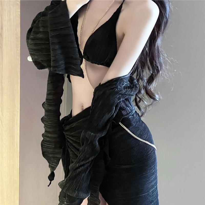 

2024 Sexy Black Bikini Skirt Style Four-Piece Swim Set with Long Sleeves Black M