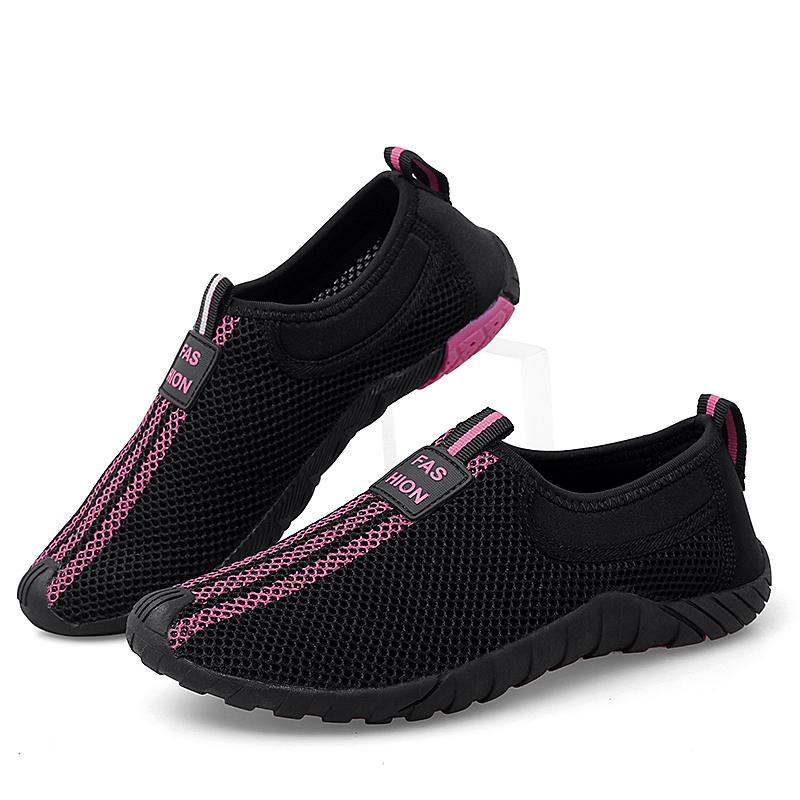 Breathable Light Women Shoes New Casual Men's Breathable Slip-On Walking Sneakers for Outdoor Black Mesh Fabric Rubber Sole