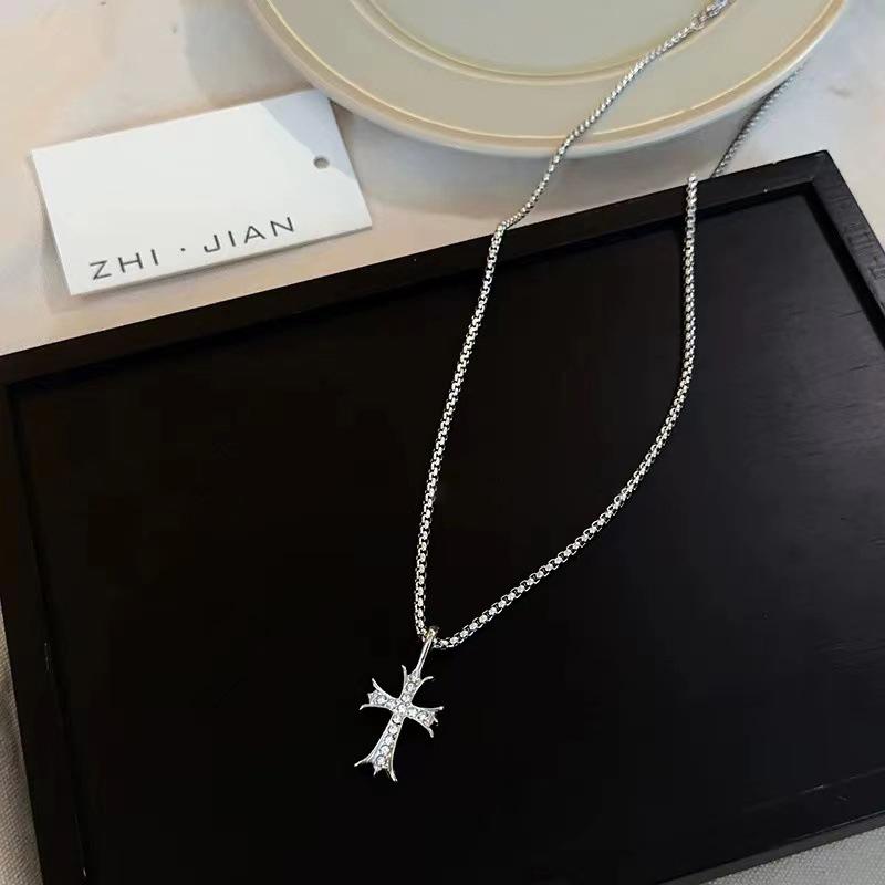 Light Luxury Gothic Cross Pendant Choker Necklace For Women Girls Punk Vintage Versatile Sweater Chain Jewelry Accessories Gifts