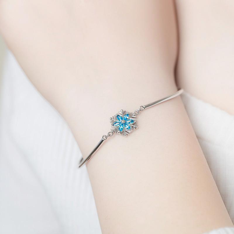 Elegant Blue Zircon Snowflake Bracelet: Japanese-Korean Style, Dainty Women's Christmas Gift