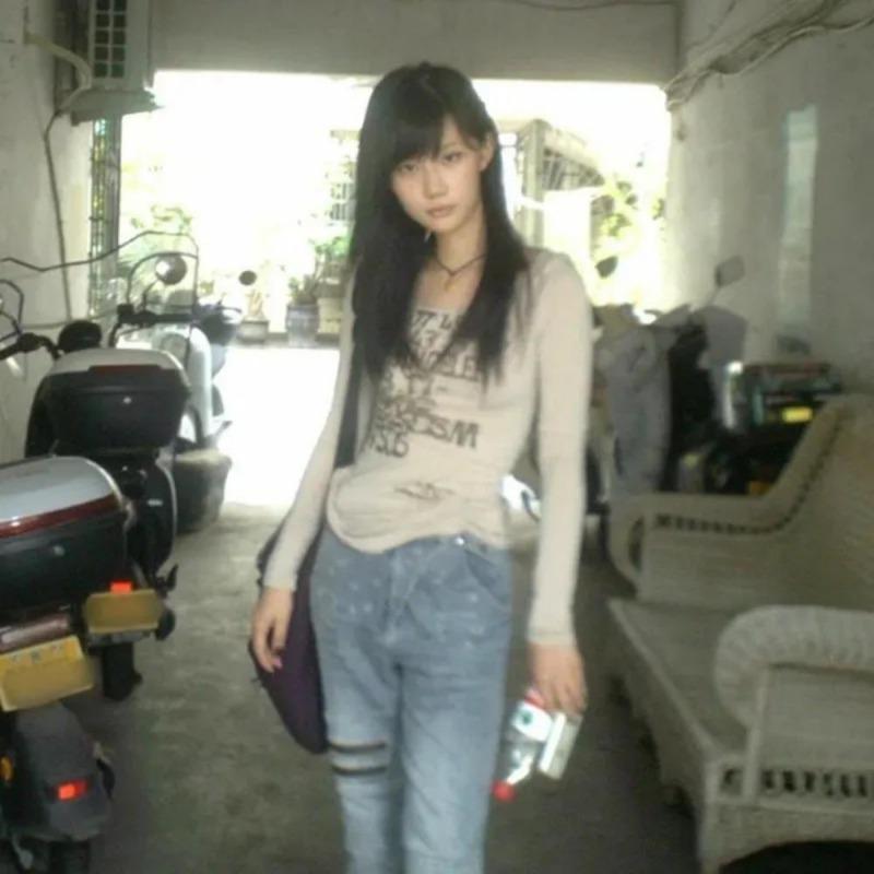 2KWEIRD Japanese Y2k Letter Print T-shirt Trashy 2000s Style Long Sleeve Ribbed Tops Vintage Harajuku Streetwear American Retro