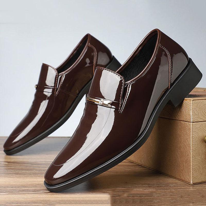 Fashion Luxury Designer Fahion New Pointed Glossy Black Brown Slip On Shoes For Men Casual Loafers Formal Dress Footwear Zapatos Hombre