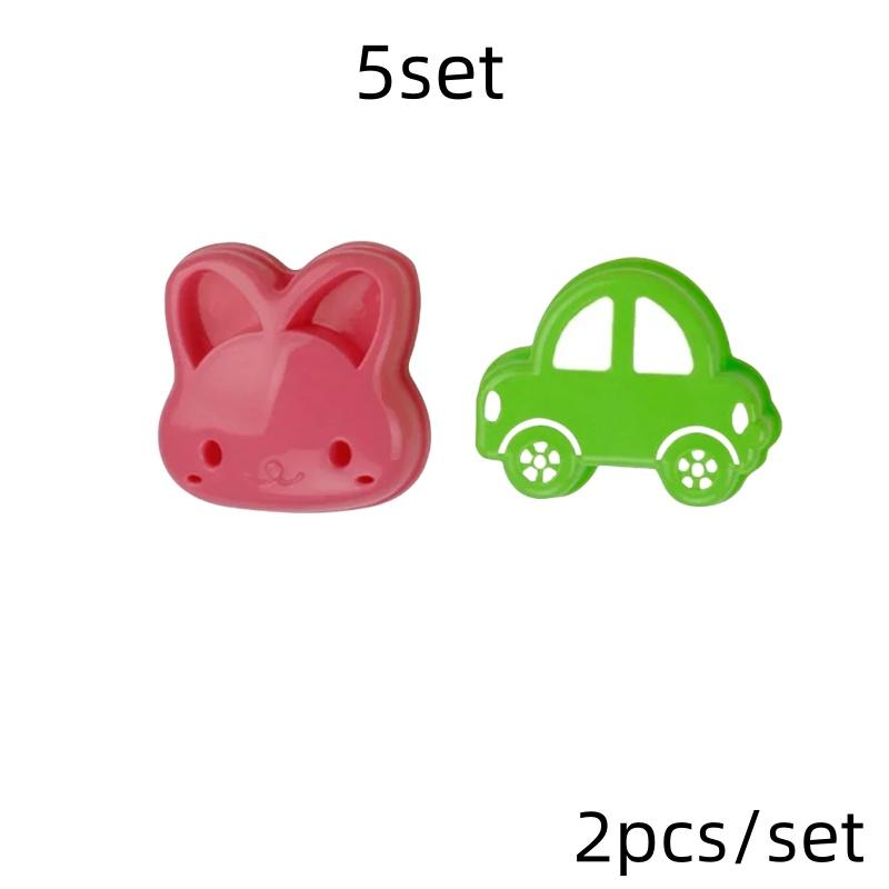 2pcs Sandwich Mould Bear Cat Rabbit Car Shaped Bread Mold Cake Biscuit Embossing Device Crust Cookie Cutter Baking Pastry Tools