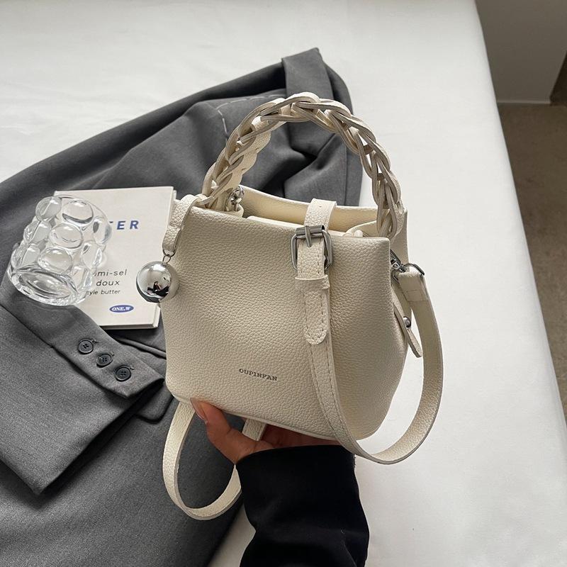 Ladies' Elegant Woven Bucket Bag Crossbody Bag - Detachable Shoulder Strap, Magnetic Buckle Design, Large Capacity Handbag