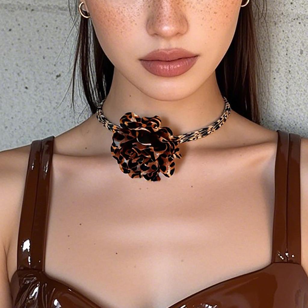 Französische Vintage Leopardenmuster Stoffblumenkette für Damen Florale PU-Ketten Party Schmuck Geschenke