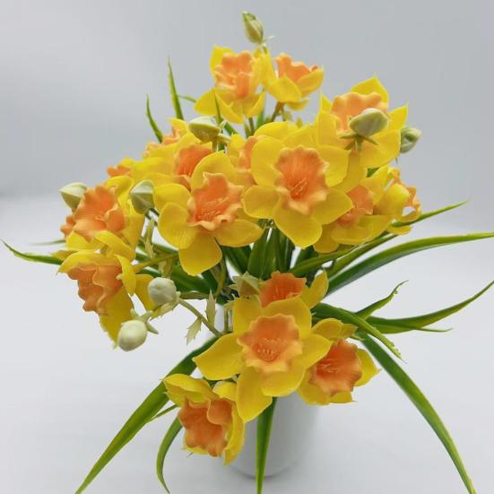 2 Bunches 20 Blooms Artificial Daffodils Flowers Faux Spring Narcissus Flowers with Stem for Home Garden Office Wedding Party Decor DIY Flower