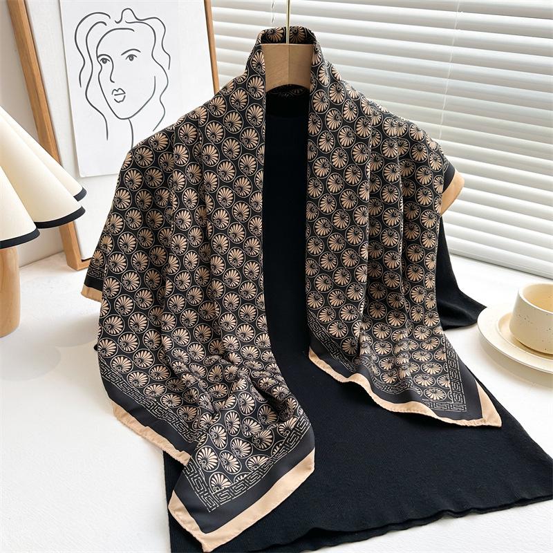 

Полосатый твиловый шелковый шарф: Большой квадратный платок и солнцезащитный дорожный головной платок - 90 см, идеально подходит для весны и осени 90x90cm