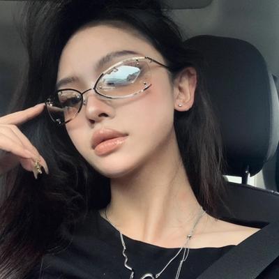 Lunettes de soleil carrées Y2K pour femmes Vintage Petites verres rectangulaires Femme canon Lunettes de soleil Homme Rétro Oculos Technologie future Lunettes