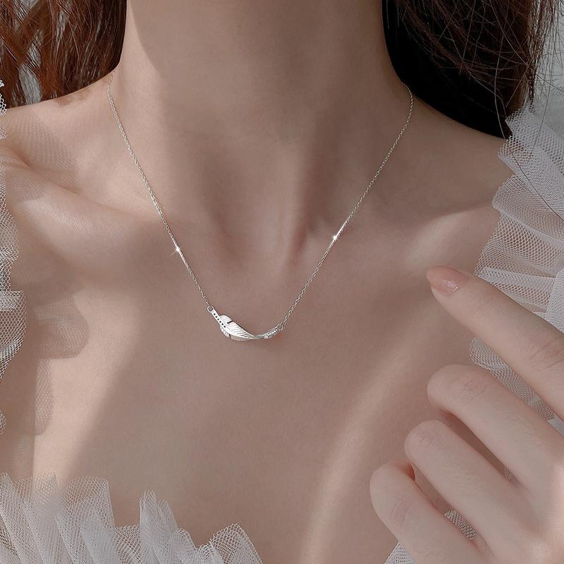Feather Necklace, Girlfriend Valentine'S Day Gift, Pendant, Exquisite Feeling, Sparkling Diamonds, Soft And Smart Feathers, You Meet Collarbone Chain