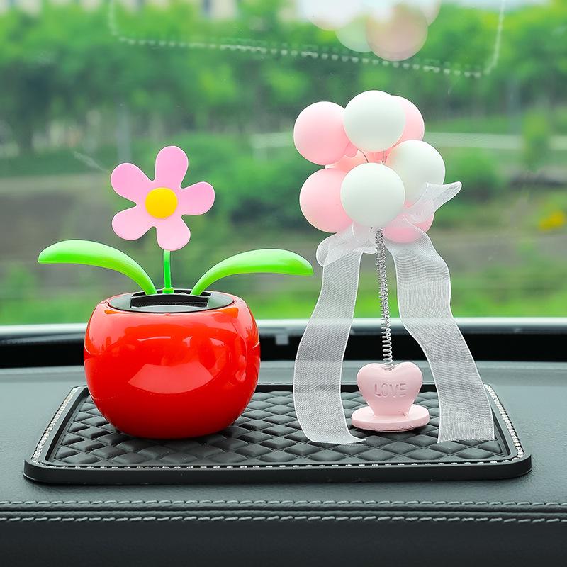 Solar-Powered Waving Sunflower Car Ornament - Cartoon Interior Decoration Accessories for Women