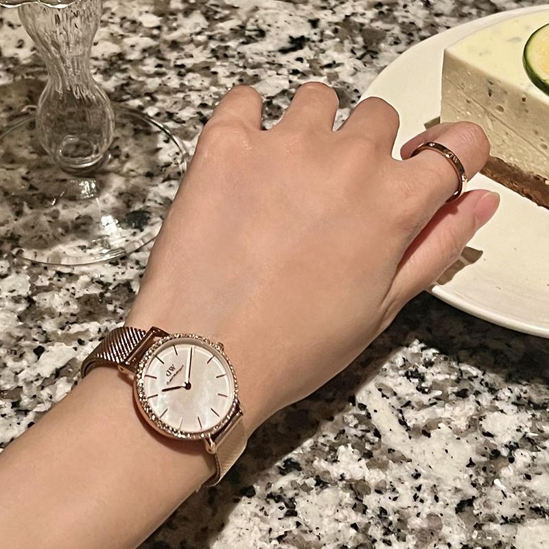 Daniel Wellington Watch quartz movement stainless steel strap 28mm white dial women's watch 30 meters waterproof DW00100673
