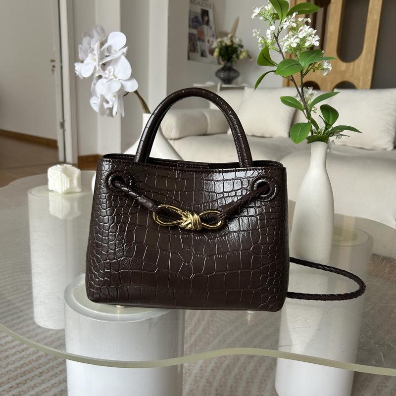 2026 New Leather Women's Bag Fashion Trendy Crocodile Pattern Stone Pattern Woven Butterfly Buckle Commuter Tote Small Bag Cross-border