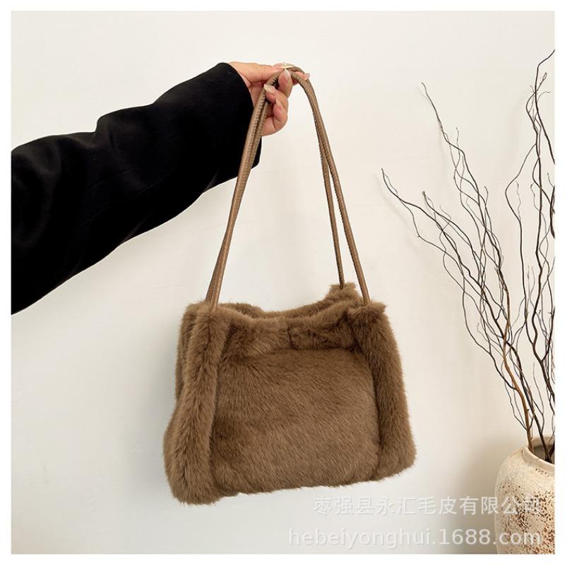 Autumn and Winter New Plush Bucket Bag Women's High-end Texture Niche Design Commuter Handbag