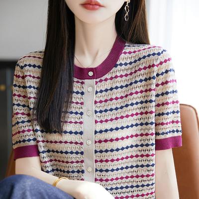 Cardigan Tricotat cu Mânecă Scurtă și Dungă Decupată pentru Femei, cu un Design cu Gât Rotund Care Le Face Să Pară Mai Tinere