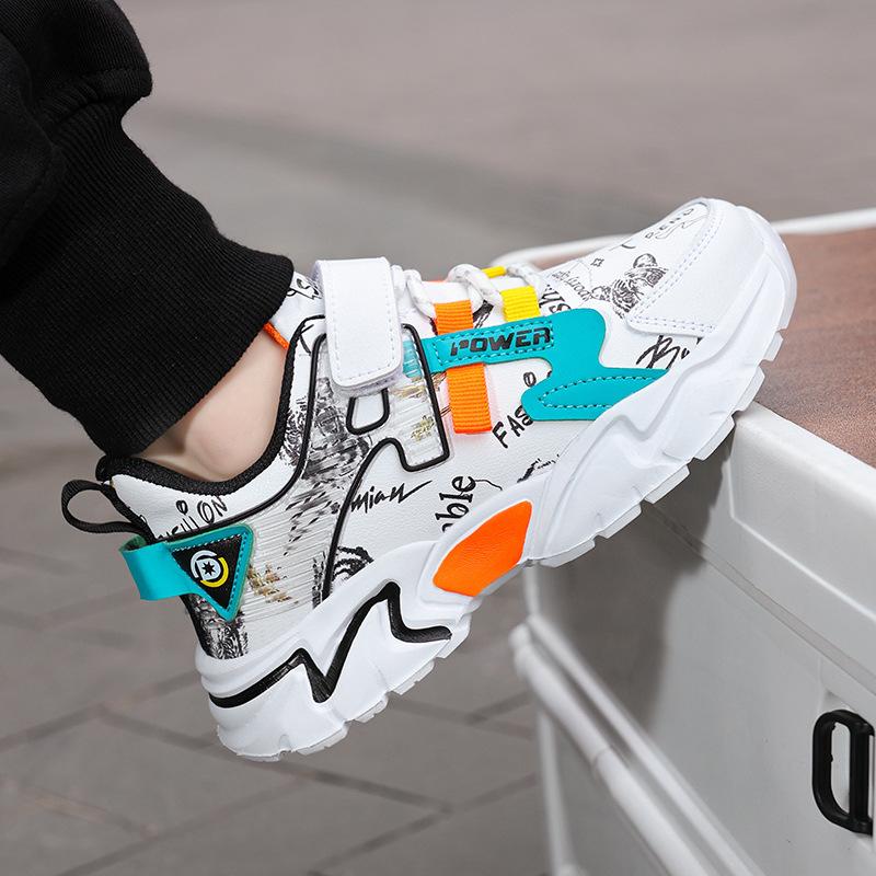 Beliebte Jungen Sportschuhe Schulkinder kleine weiße Schuhe 2025 neu Mittelschulkinder Freizeit Papa Schüler