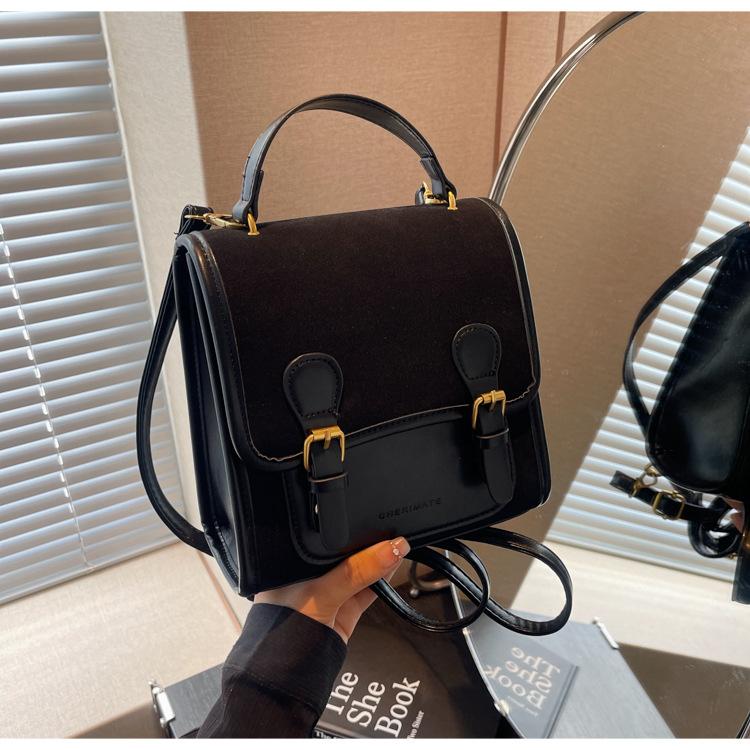 

Корейская версия ретро-колледжской сумки с двойной пряжкой 2024 года, новая модная маленькая студенческая сумка высокого качества чёрный