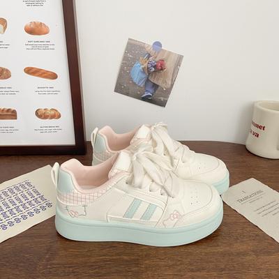 Student Women's Autumn and Winter New Thick-soled Versatile Ins Super Fire Niche Bread Shoes Casual Board Shoes