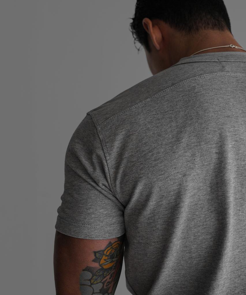 Baulopeulodeogteu Panel Henley Neck T-Shirt [Gray]